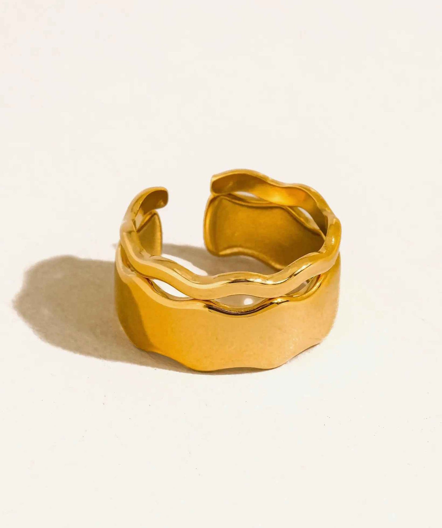 Stay Wavy Ring